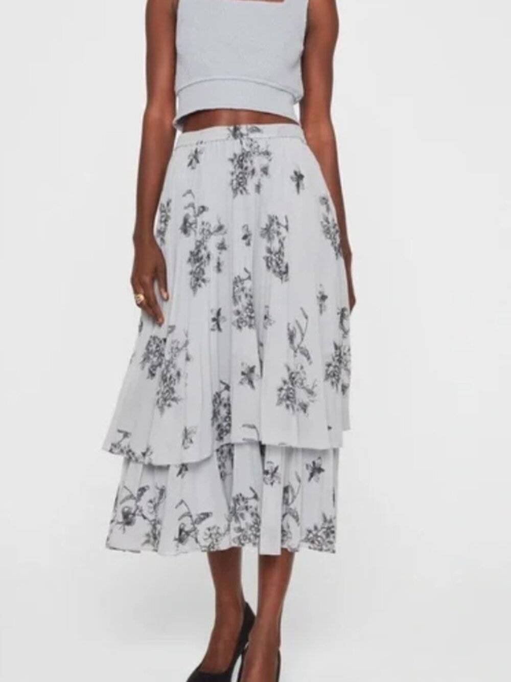 Club Monaco Pleated Floral Skirt Size Small Blue Black Pleated Elastic Boho Midi